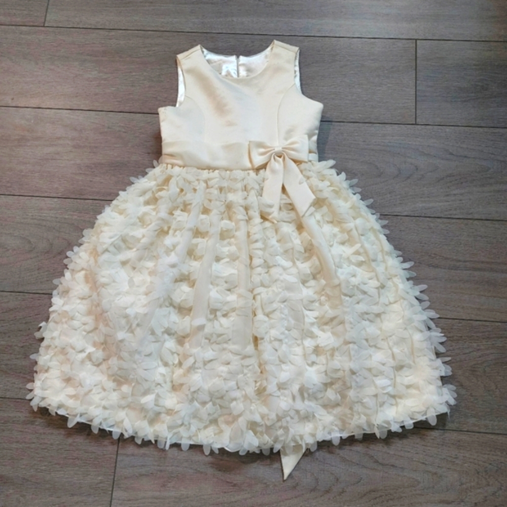American Princess Beautiful Formal Flower Girls Dress Color Cream Size 8 - Picture 16 of 16